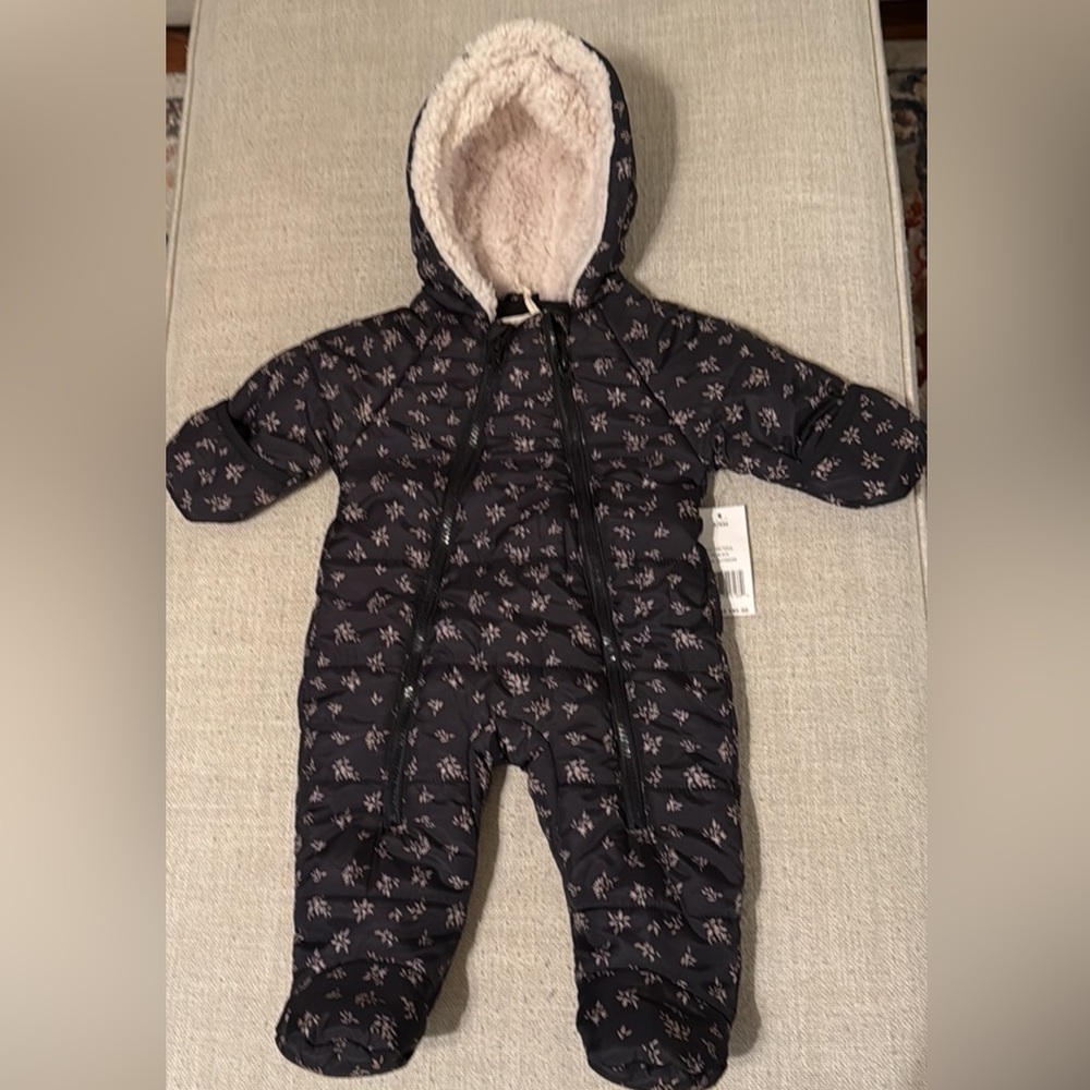Jessica Simpson Baby Snowsuit/Pram Black W/Pink flowers. NWT 💯 Nylon/Fleece